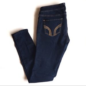Hollister dark wash skinny Jean in size 3R